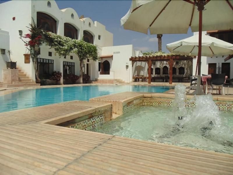 Six Corners Resort Abū Sulţān Extérieur photo